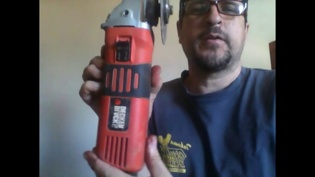 Замена переключателя полировальной машины Black and Decker (М...