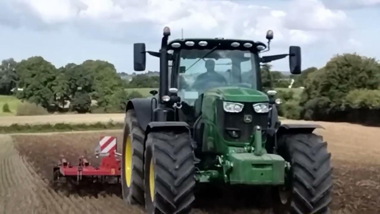 JOHN DEERE 6195R au déchaumage