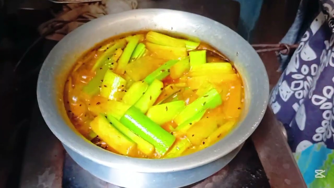 দুধ কচু দিয়ে ইলিশ মাছের মাথা,লেজ  রান্না হলো