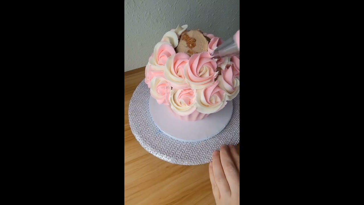 HOW I MADE A GIANT CUPCAKE CAKE 🧁 #cakeart #caketutorial #cakevideo