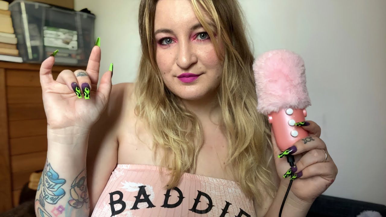 Coming Back to ASMR With My Favorite Triggers 💕 (mic scratching, nail tapping, rambling)