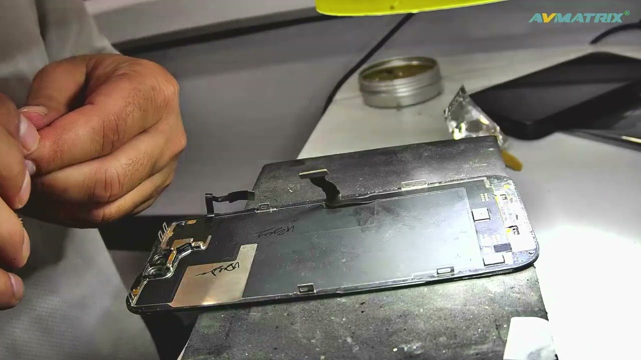 i phone 14 pro green display repair