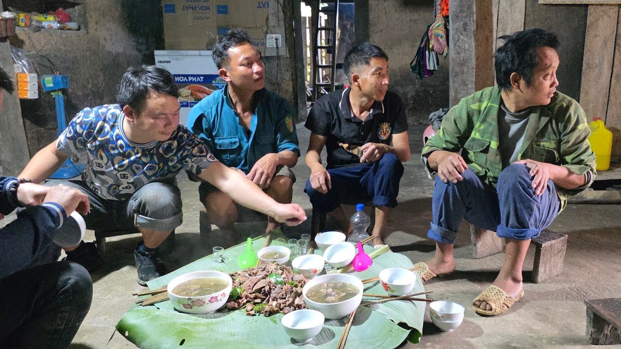 Lợn đỏ 67kg trên Lũng Cáng bay như chim con trai ế vợ ông Giáo gọi gấp. Nguyễn Tất Thắng
