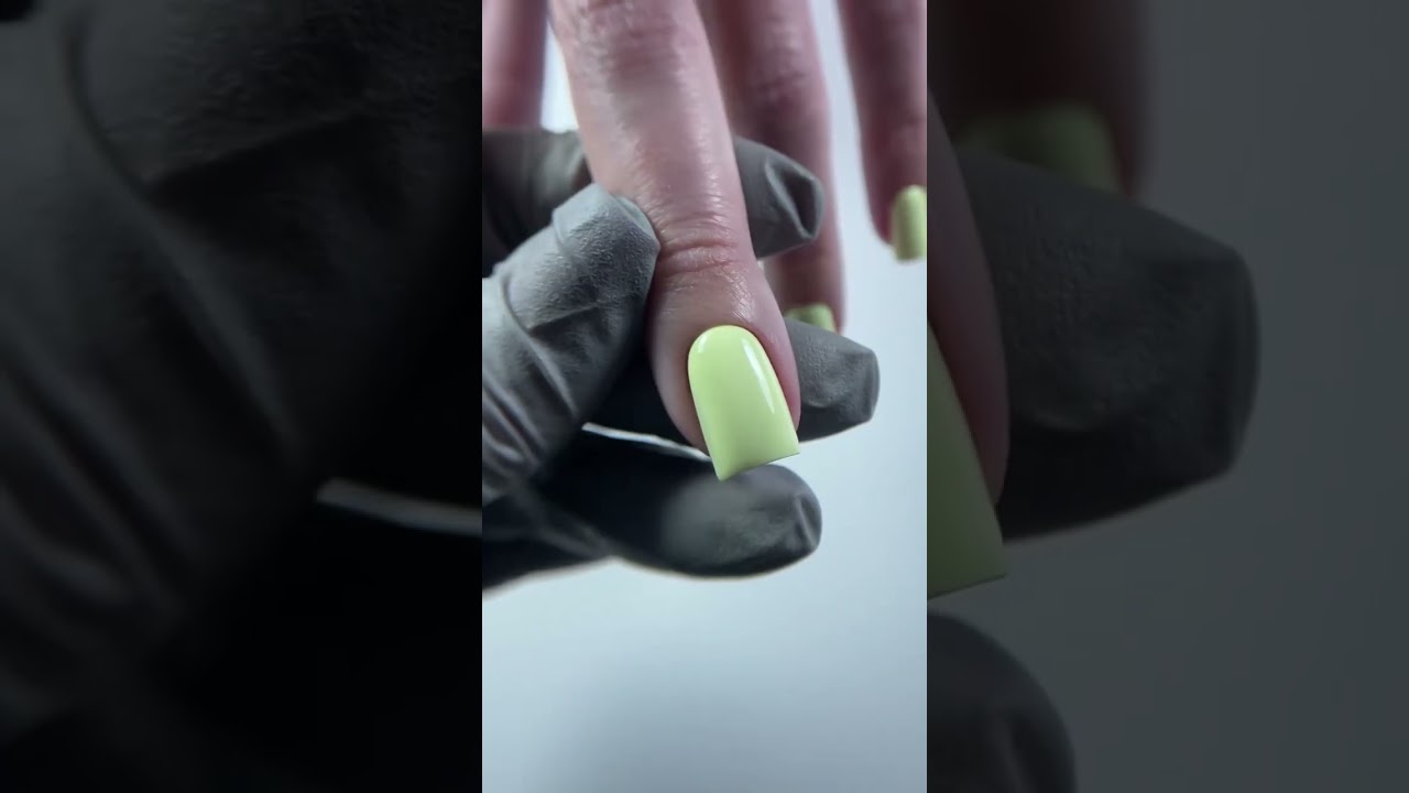 Esmalte Gel VS Semi #u&ntilde;as #esmalte #semipermanente #u&ntilde;as  #poligel #nails #unastahili #nailart