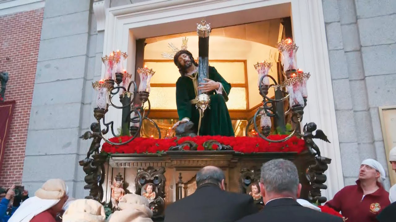 Salida del Cristo de las Tres Caídas en la Semana Santa de Madrid 2025