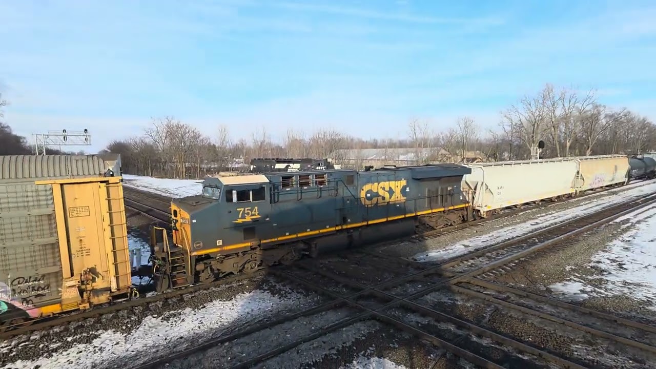 Watching a large CSX mixed Freighter in Marion Ohio!!!