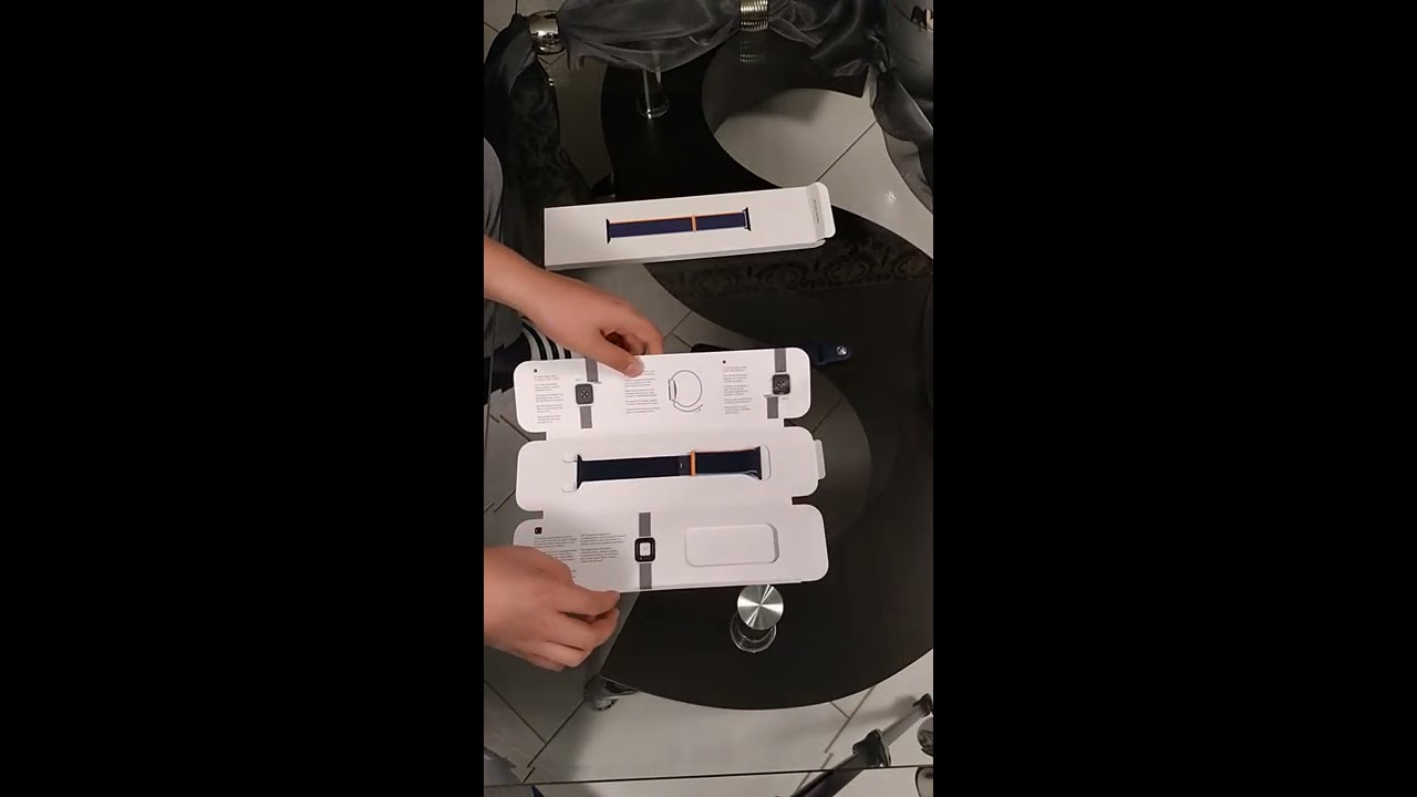 APPLE Watch 6 44mm blue (Deep Navy Sport) Loop change .Come take a look.