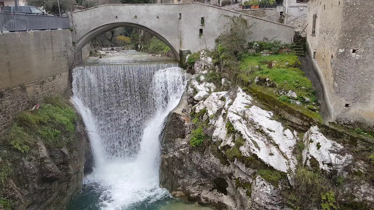 Piaggine, il ponte sul fiume Calore e la cascata [Full HD]
