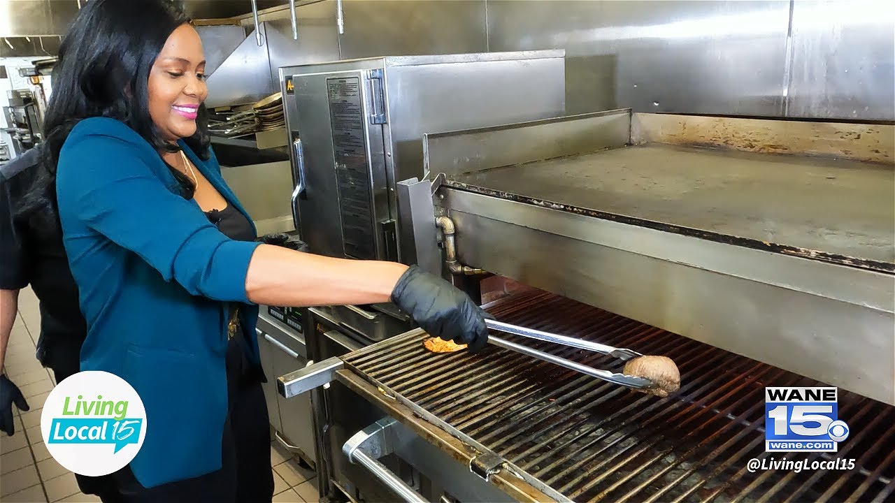 Ruth's Chris Steakhouse: Jessica Tries Cooking a Steak | Living Local 15