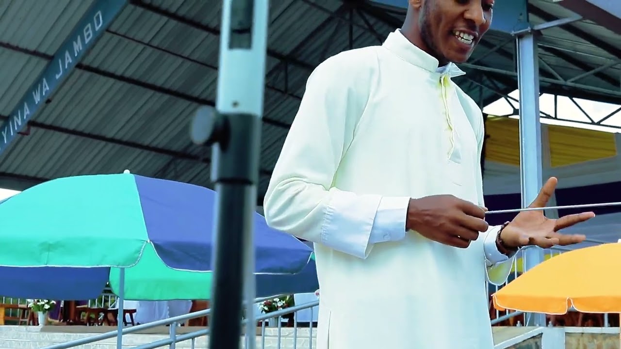 Ubutumwa bwa Nyina wa Jambo  performed by St Joseph le travailleur kibuye