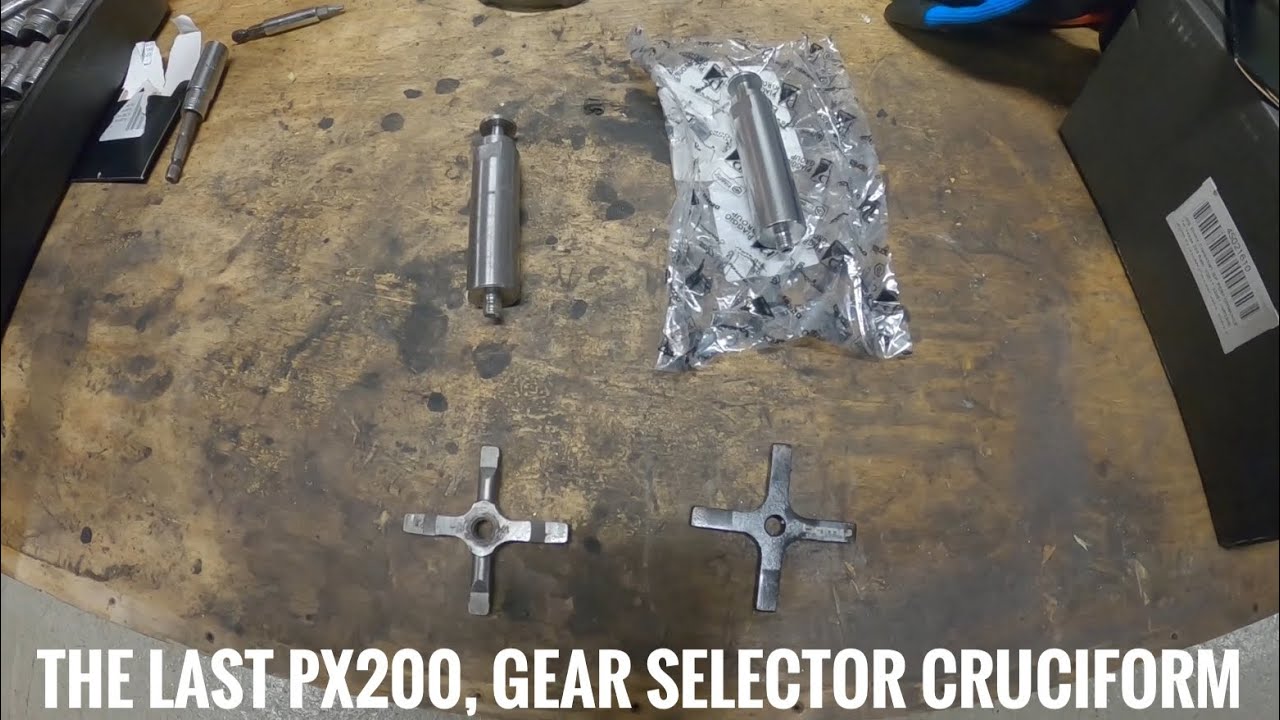 Vespa px200e, changing gear cruciform S2E3