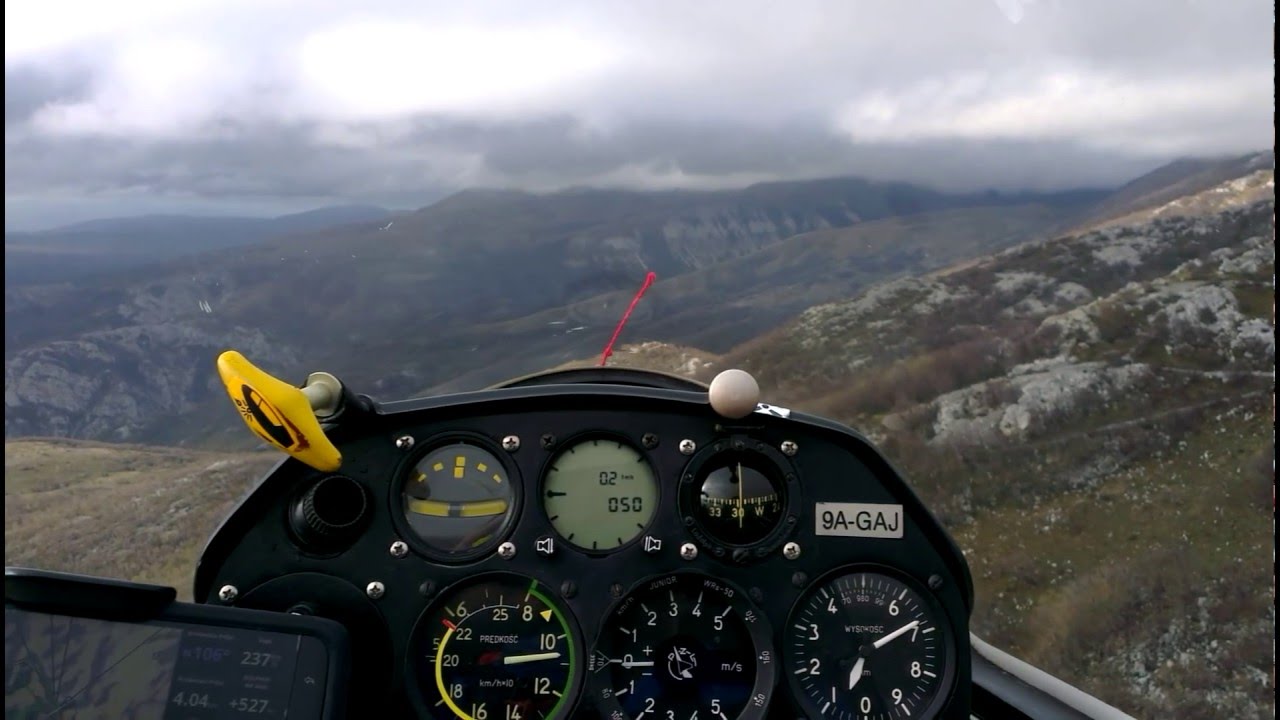 Glider dynamic soaring at Grobnik in Croatia