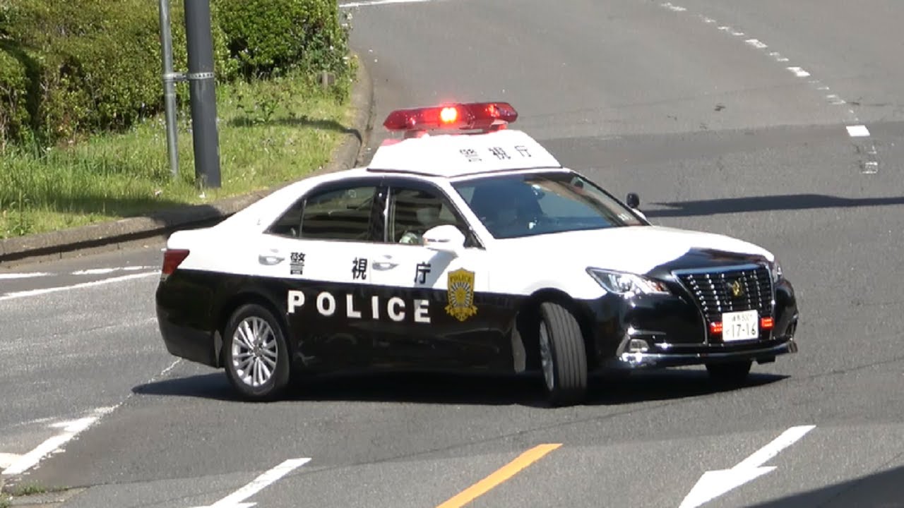 踏切出口の一通を逆走・殺人事件発生でパトカー・覆面が緊急走行・薬物所持で現行犯逮捕・自動車警ら隊が容疑者を連行・強引な割り込みにクラクション・金魚のフン走行・マークXが覆面に変身・白バイの目の前で歩行