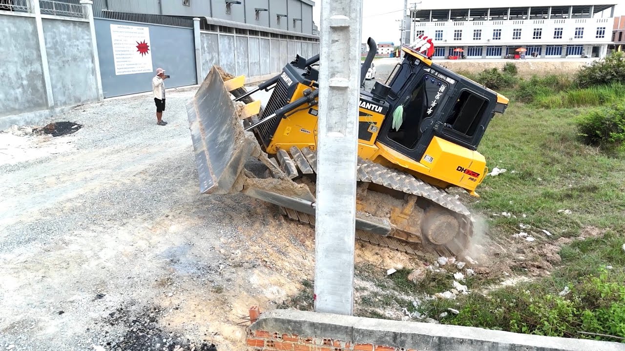 Nicely Landfill Task Using Shantui Dozer Dh17c3 Push Stone Into flood Block with Dump Trucks