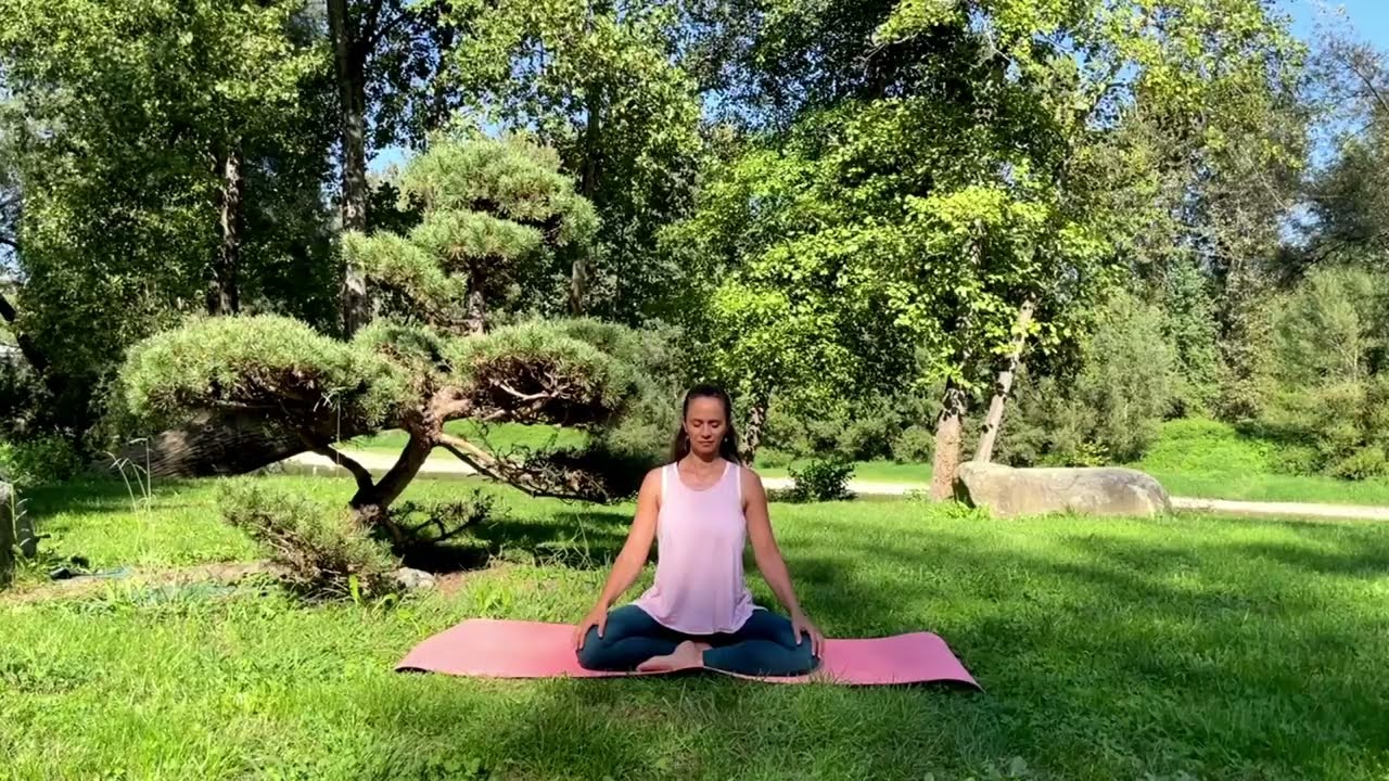 35 min kundakini yoga - santé du foie et travaille sur la respiration et le centre