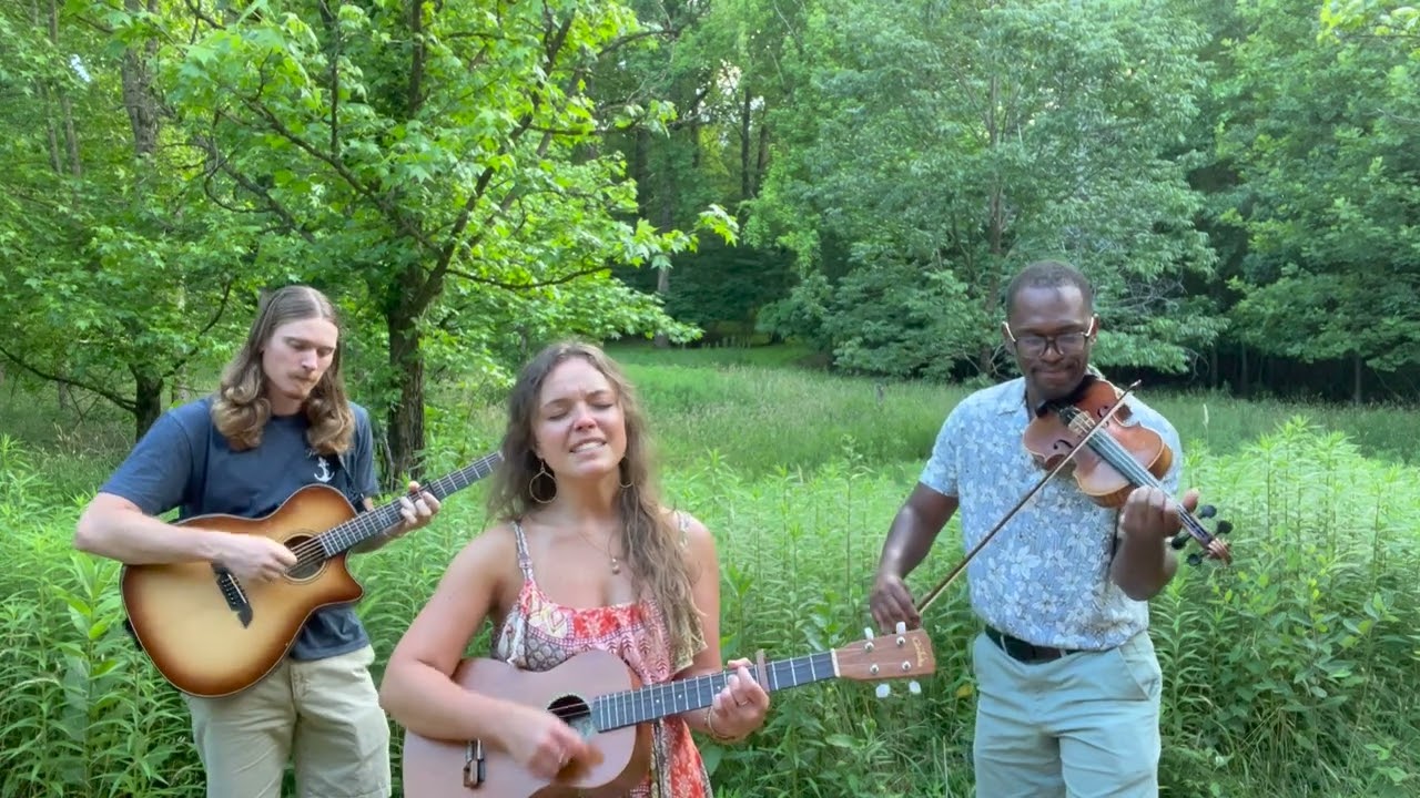 2023 Not Your Average Folk Contest Finalist Madison Dawn