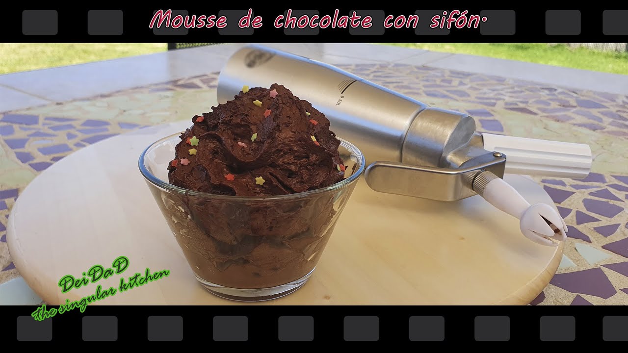 Mousse de chocolate negro con el Sifón de cocina.
