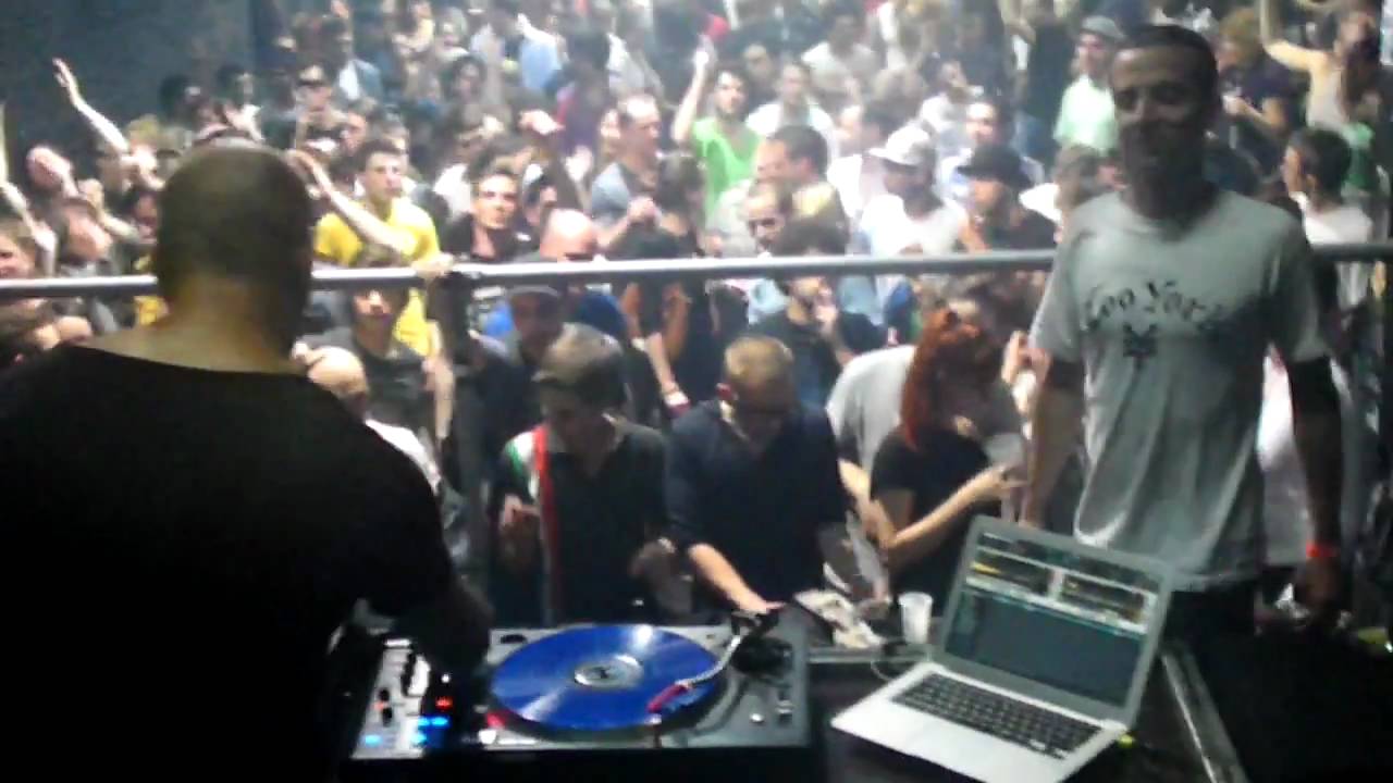 Marco Carola @ FLEX - Vienna 19.04.2011 Closing track Play it loud