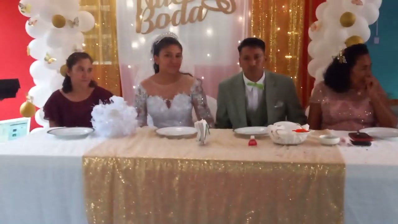 MIS HERMANOS Y SUPER AMIGOS DEL DUO SILOÉ CANTANDO EN UNA  BODA  BENDICIONES AMIGOS Y HERMANOS