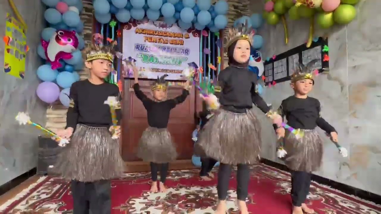 Tari yamko rambe ..Kel.B Rumah belajar rayhani 