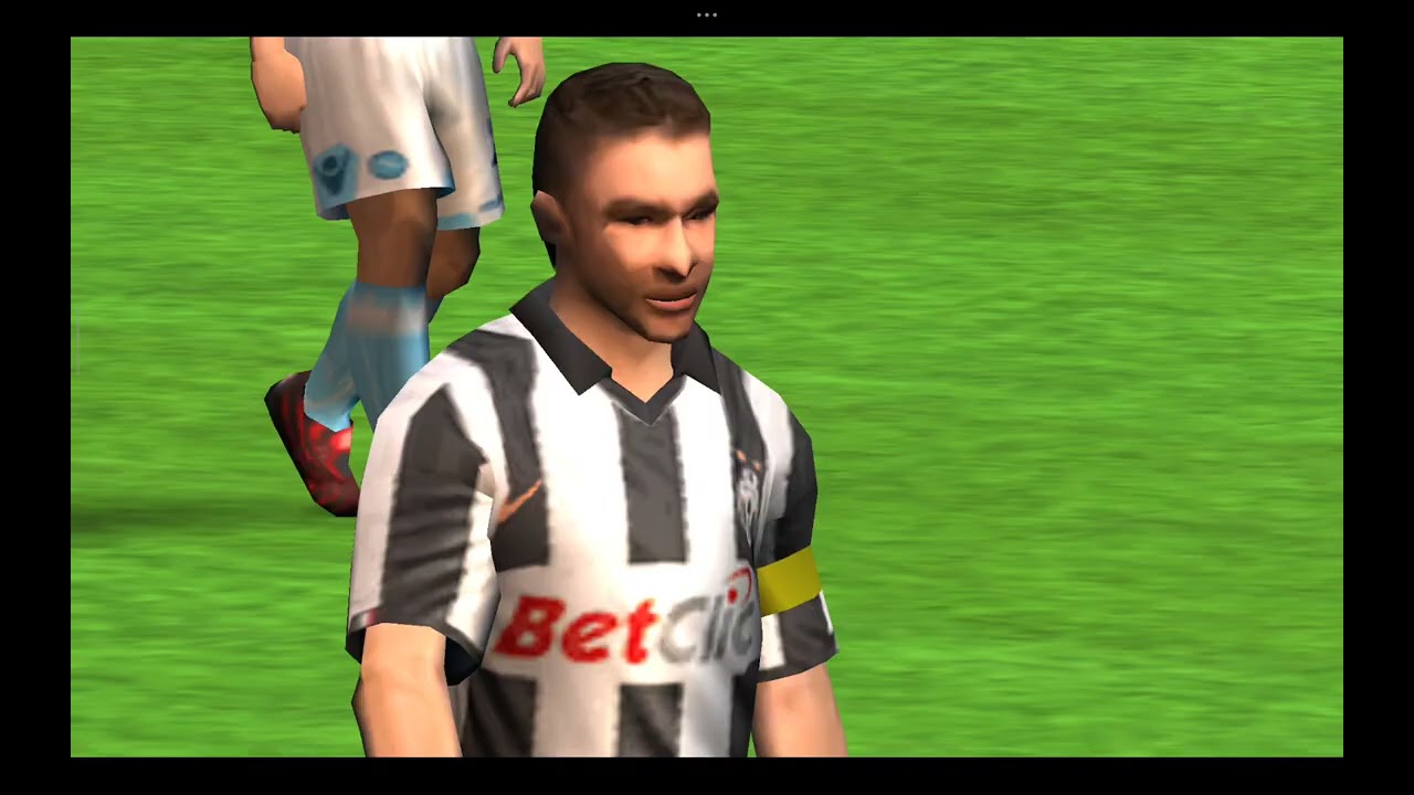Fifa rétro PSP 2011 lorsque la Juve et Napoli se rencontraient au Delle Alpi en coupe d'Italie
