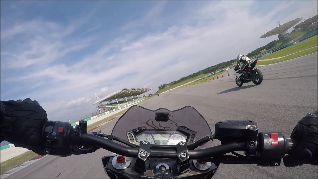 Kawasaki Z800 @ Sepang Circuit（start from 1.27）