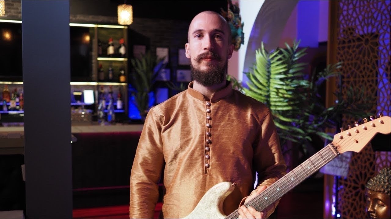 Live streaming of Spontaneous Complete Song