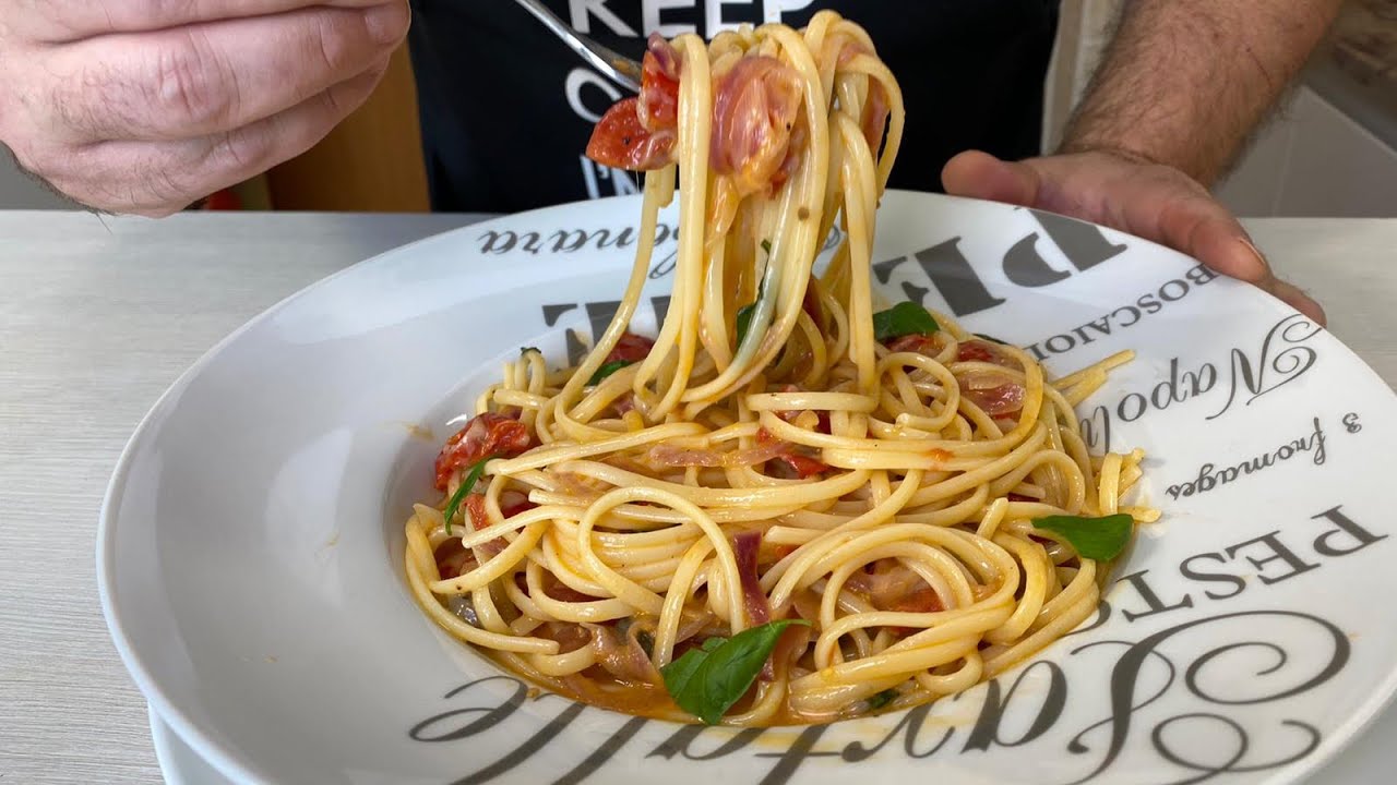Spaghetti con Pomodorini e Cipolla Rossa di Tropea