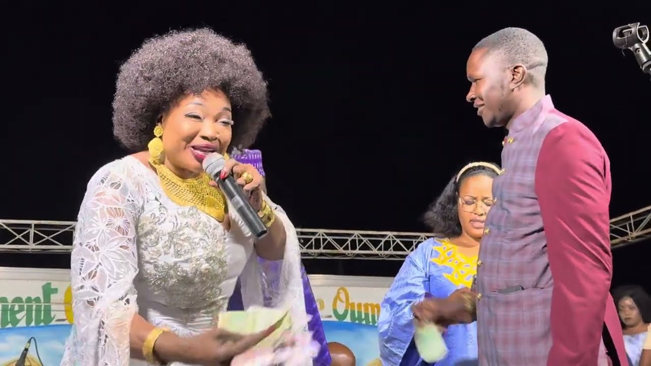 Oumou Sangare à KALANA