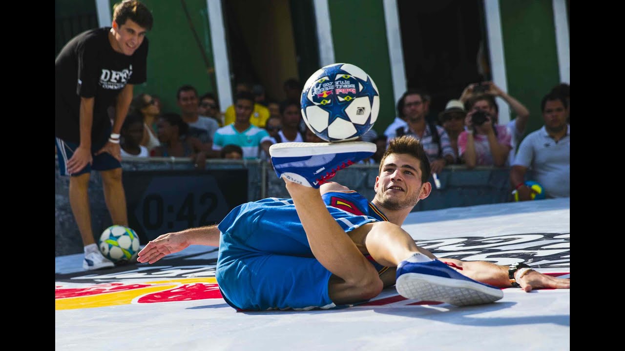 Freestyle Football Battles in Brazil  - Red Bull Street Style 2014