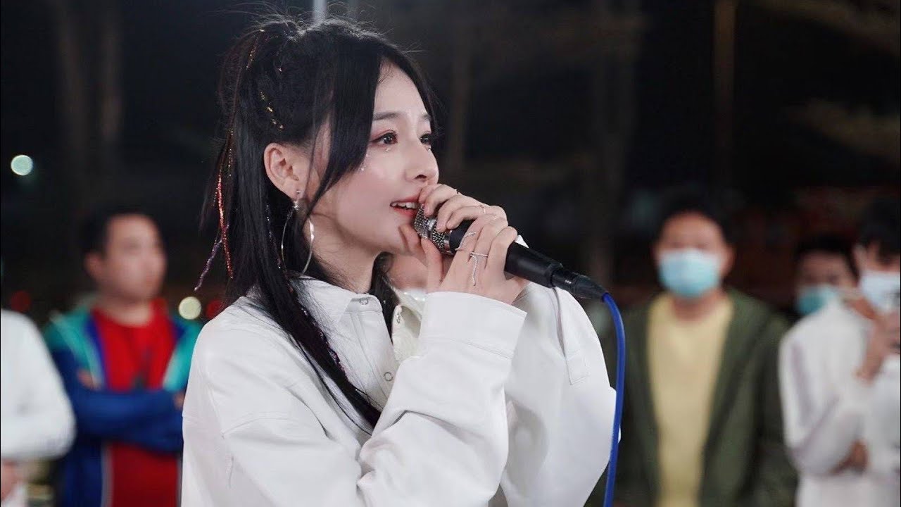 【路演】魚閃閃BLING翻唱李雅微《我们的纪念》『就让我留在轮回的边缘等一道光线』| Kỷ Niệm Của Chúng Ta - Ngư Thiểm Thiểm