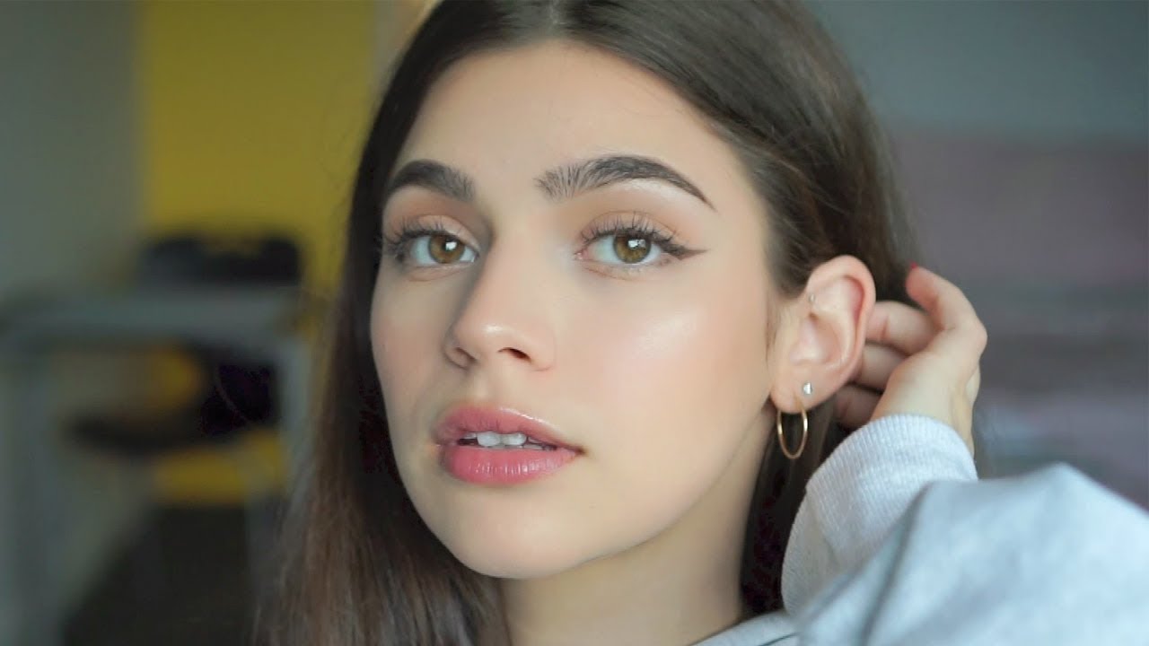 Feminine & Classic Makeup