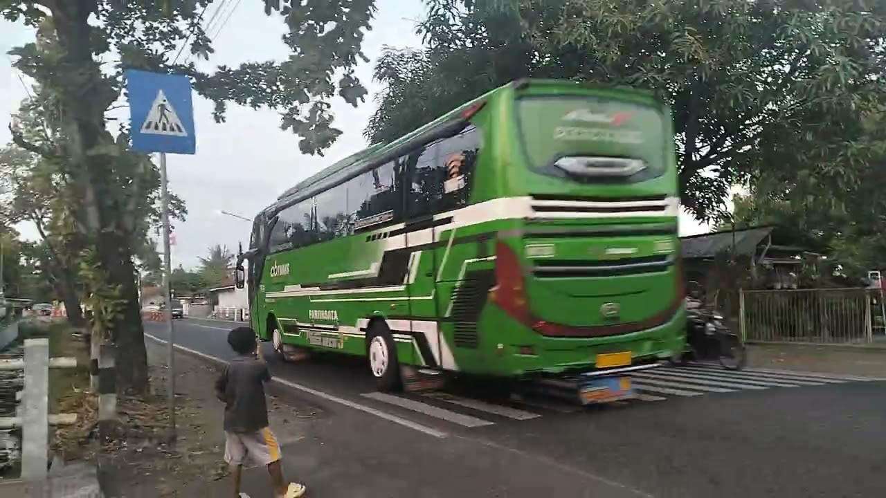 bus Basuri modul dav suka suka di jalan paris