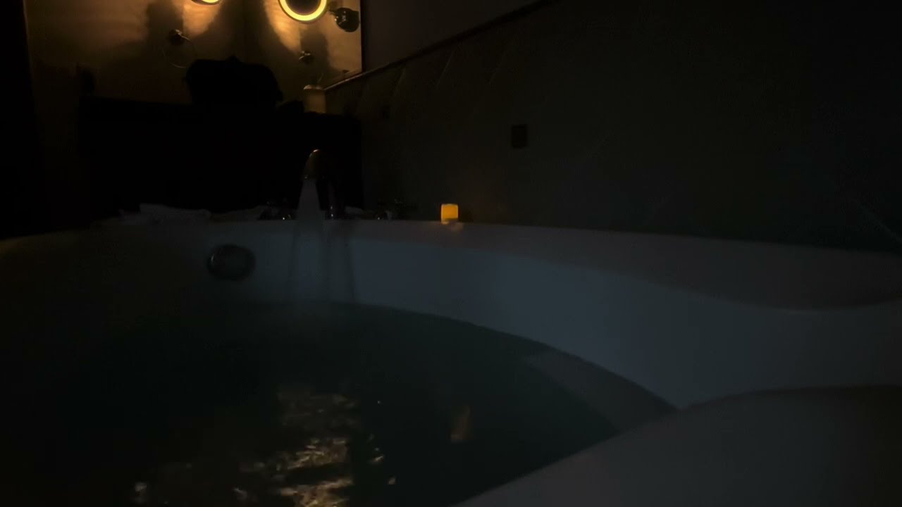 💦Winter morning bath filling... but this isn't just another bath video ⛷️