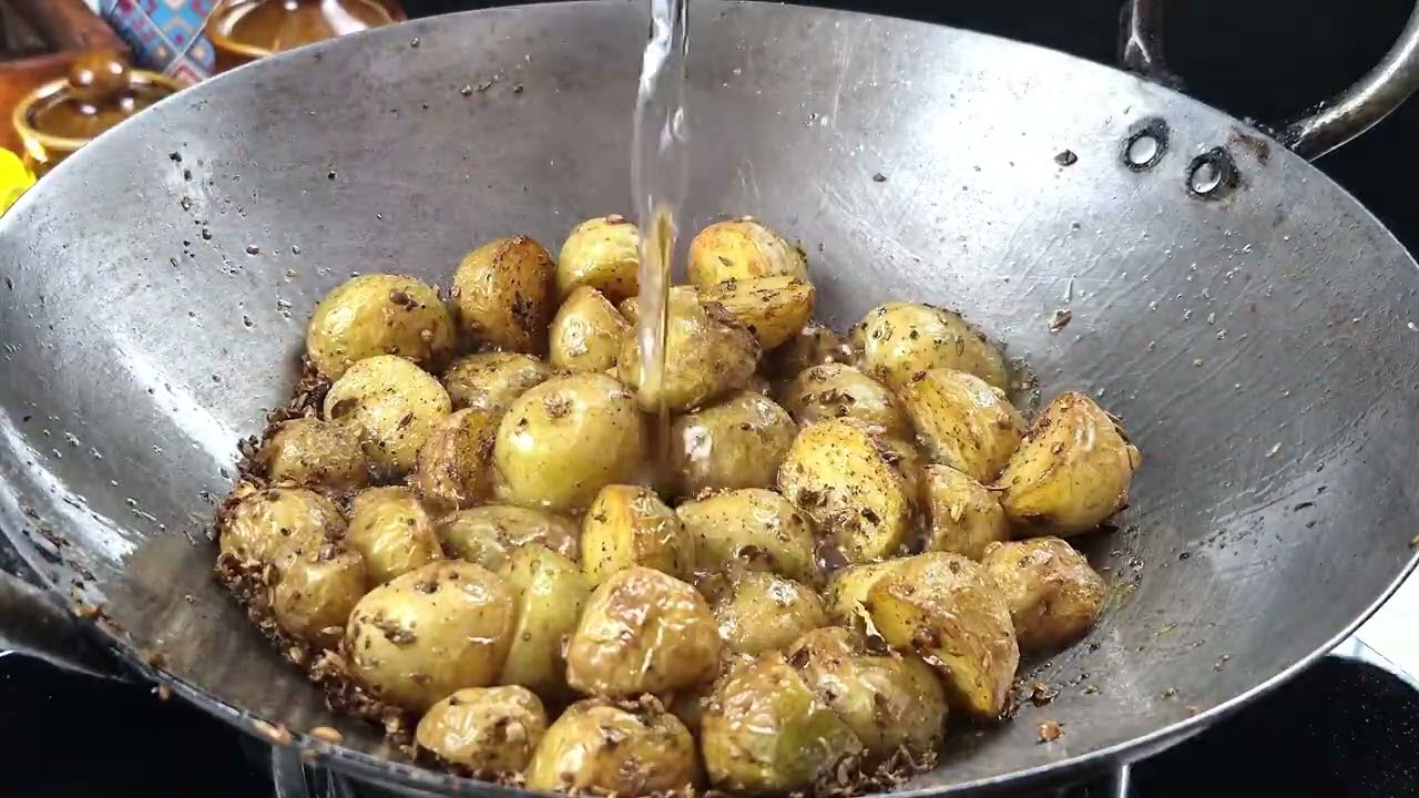 🥇 UP ke Famous Topi Wale Aloo Recipe | Spicy & Chatpata Aloo Sabzi