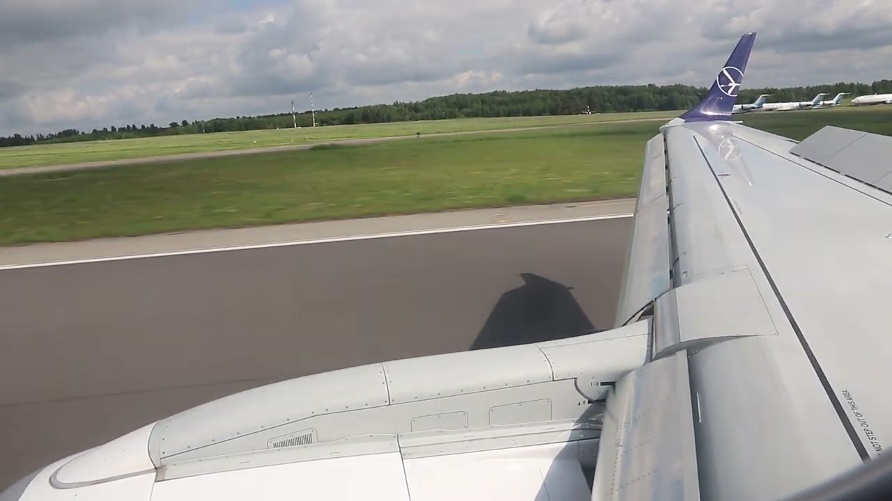 LOT Polish Airlines Embraer 190 SP-LMC Vilnius VNO Landing