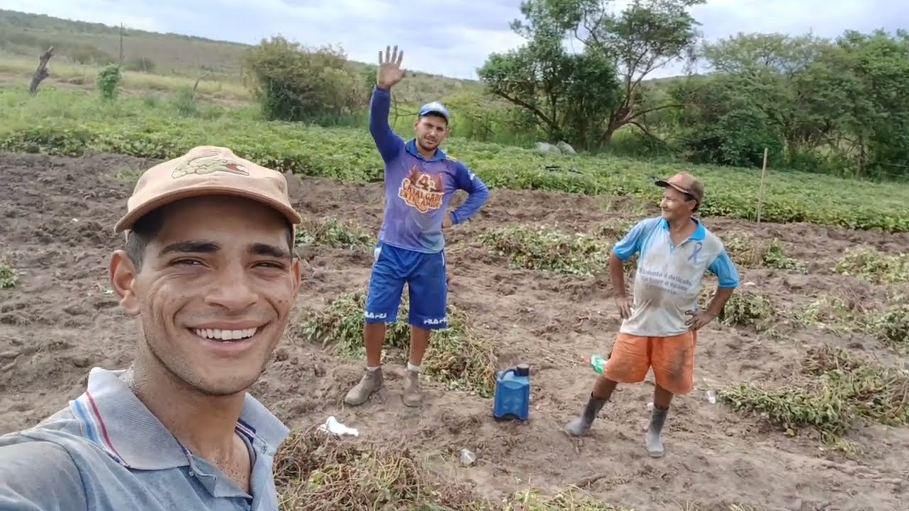 Dia na roça junto do meu irmão + mostrando u caminho até rainha Isabel Deus abençoe todos amém 🙏🙌