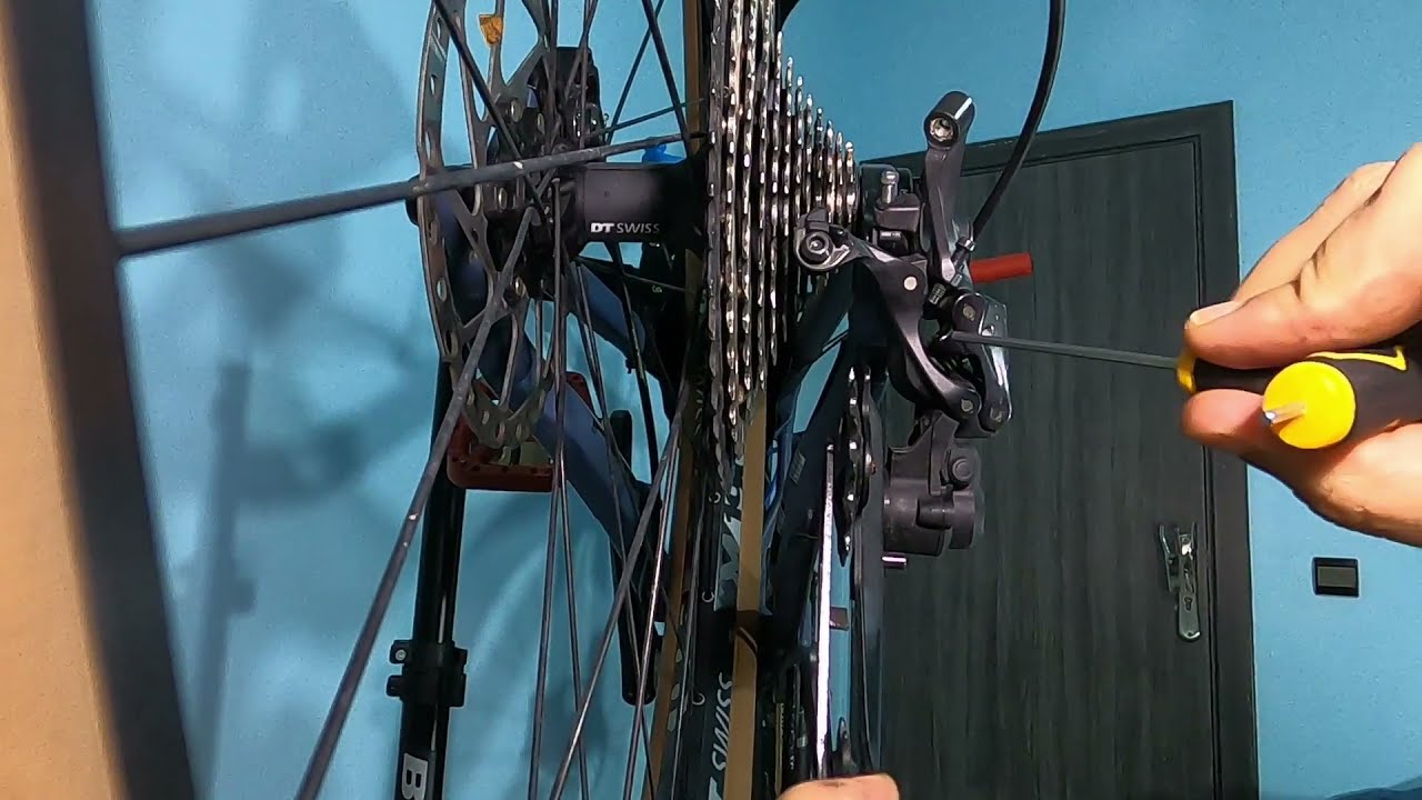 INSTALLATION/REGLAGE CHANGEMENT/DERAILLEUR تركيب مغير السرعات