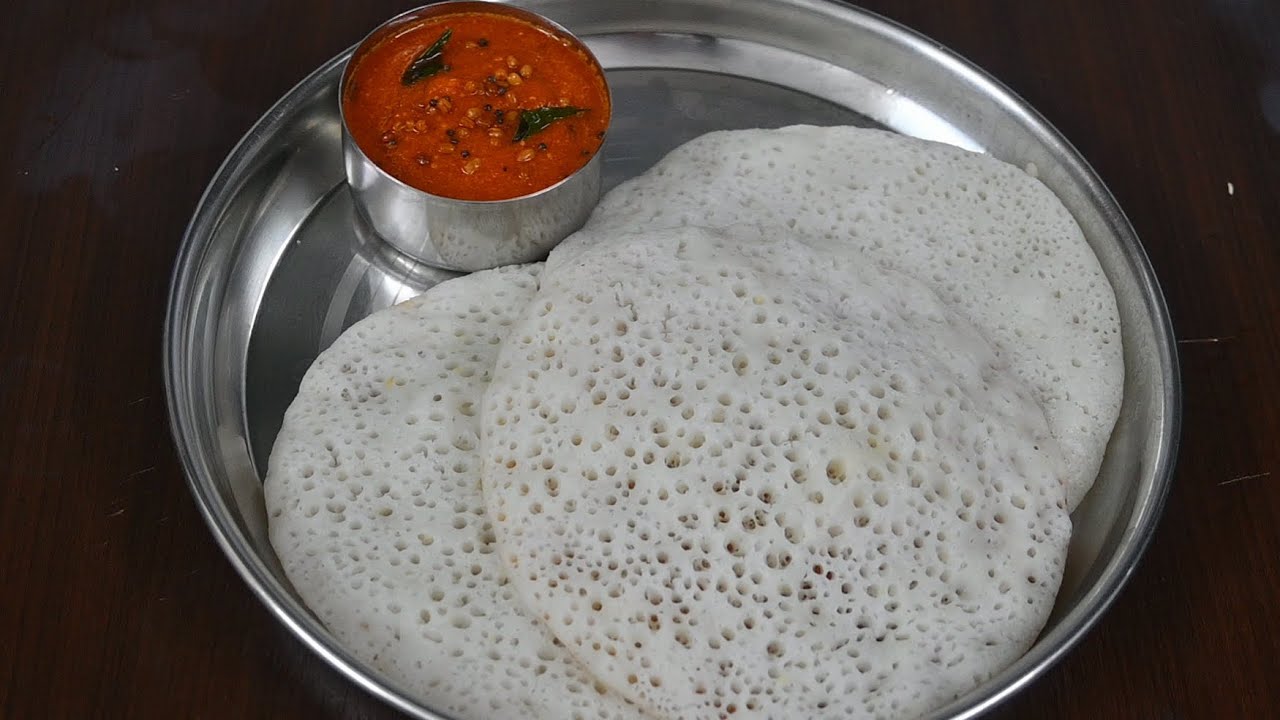 மிருதுவான தேங்காய் தோசையும், காரசாரமான மிளகாய் சட்னியும் / Soft coconut Dosa & spicy chutney 