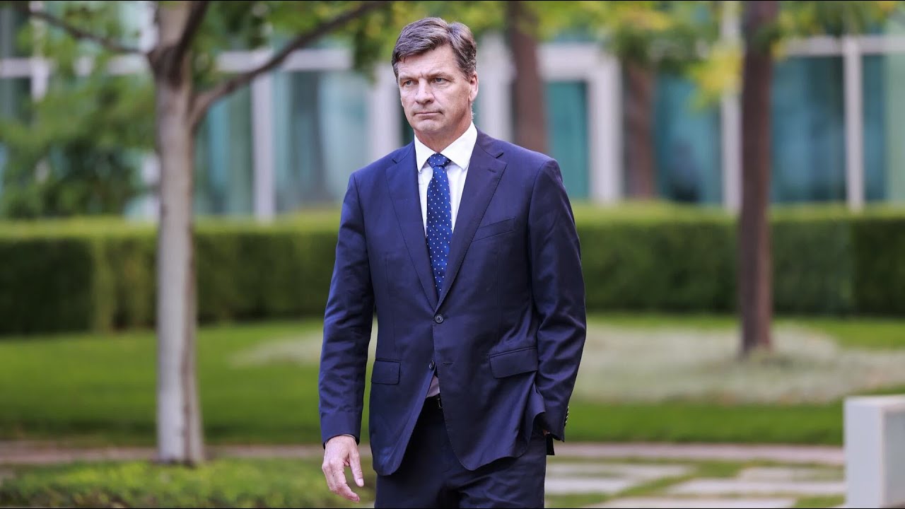 &lsquo;Relentless conversation&rsquo; around centre right of Australian politics