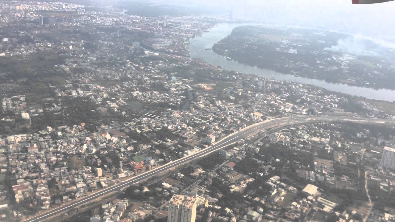 Landing Tan Son Nhat airport 08-Feb-15