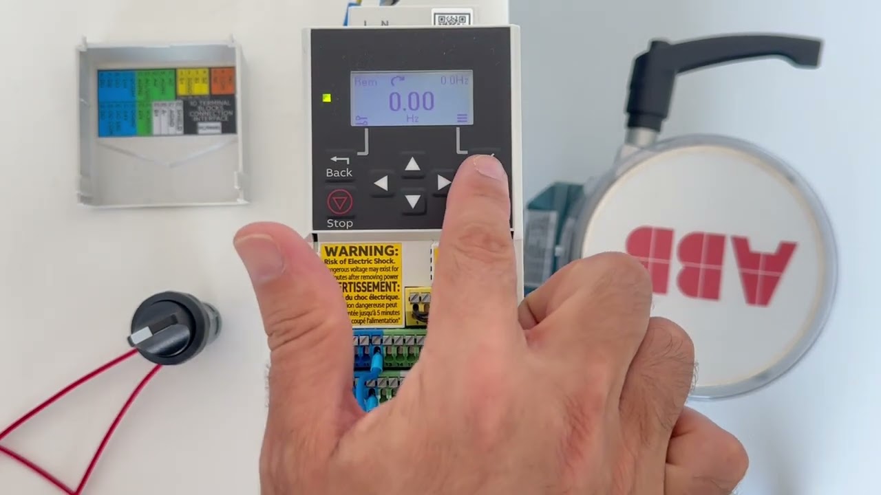 22- ACS180 Sürücüde DI1 Start/Stop, Tuş Takımından Referans Girme