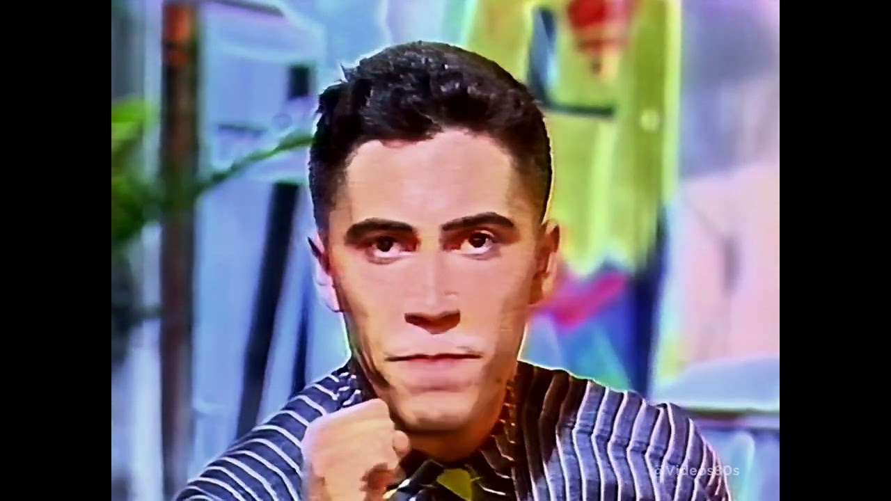 Righeira - Vamos A La Playa (1983) (Official Music Video) Remastered