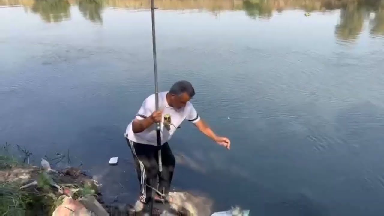 شوف السمك بيعمل ايه في الصياد