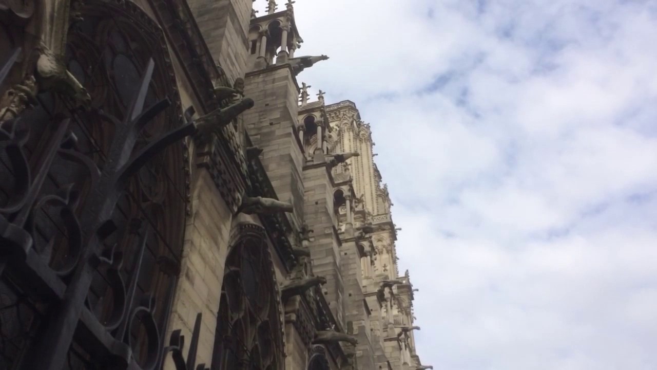 Notre Dame de Paris sings the F-Sharp Major chord