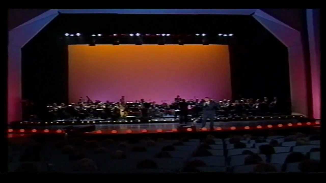 Joel Hallikainen - Anna vierellesi tulla (Live, konserttilavalla)