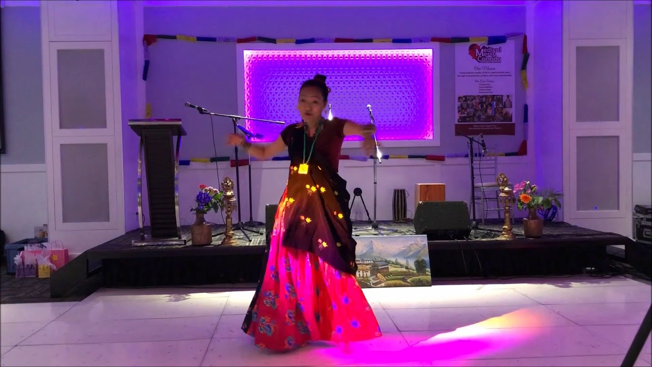 Kadam Chala Aghi Pachhi... Dance by Sunita Pun