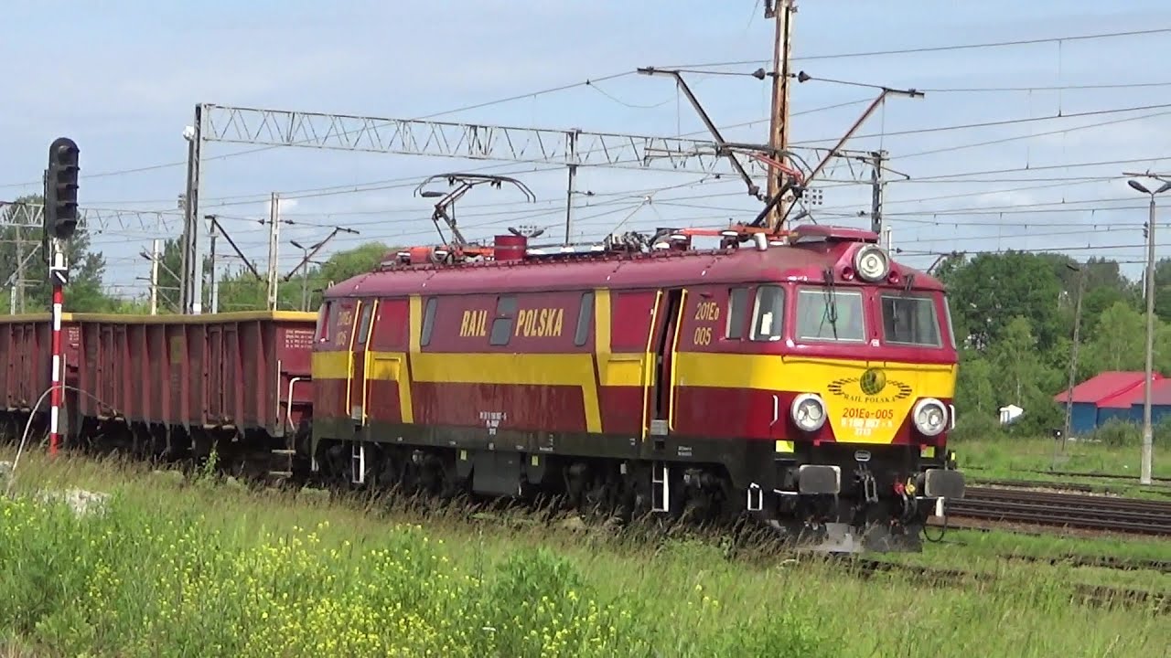 Marokański Byk 201Eo-005 Rail Polska z węglarkami w Częstochowie
