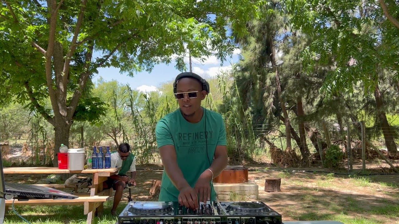 The Express Show Season 2 Episode 4 With Dj Charra De Bos Backpackers & Camping Resort  🏕