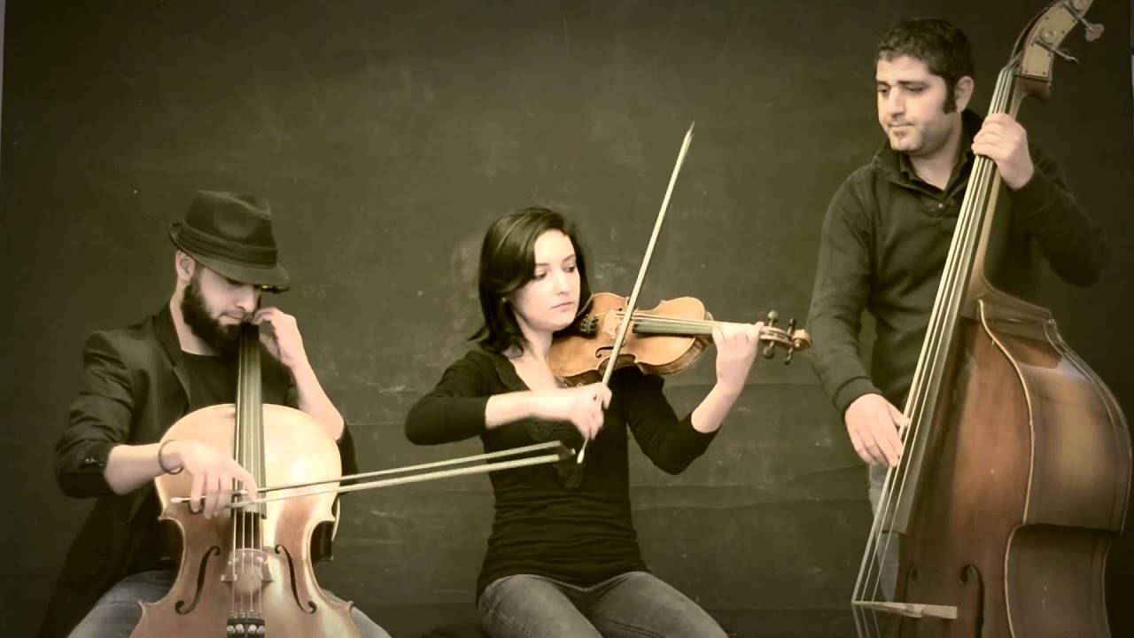 Metrostrings - Devrim Yürüyüşümüz Sürüyor